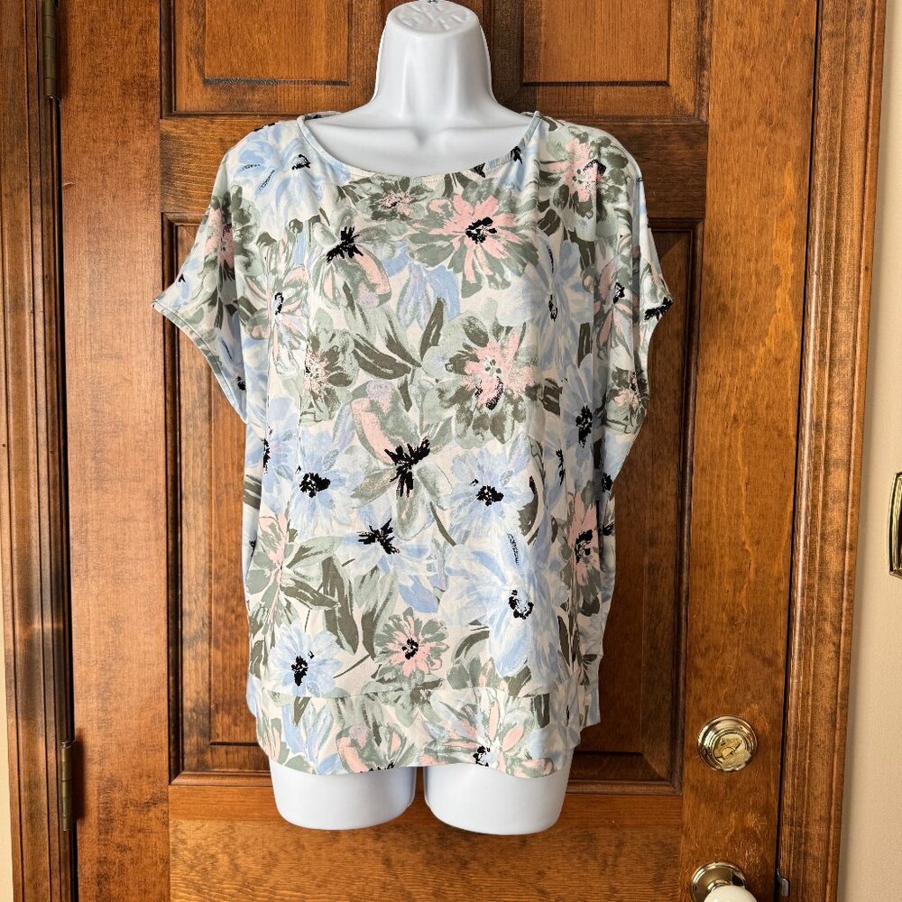 Anne Klein Blue w/Peach & Green Scattered Flowers Pullover Top Large